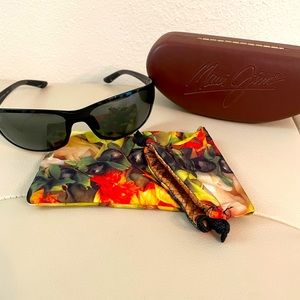 Maui Jim Twin Falls Wrap Polarized Sunglasses | Gloss Black Frames